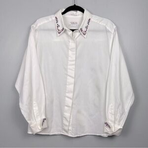 Vintage Talbots Petites white hidden button front embroidered shirt, size 14P.